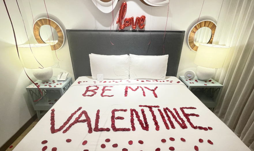 Valentine\'s Day Hotel Room Decoration Service | Uberoom